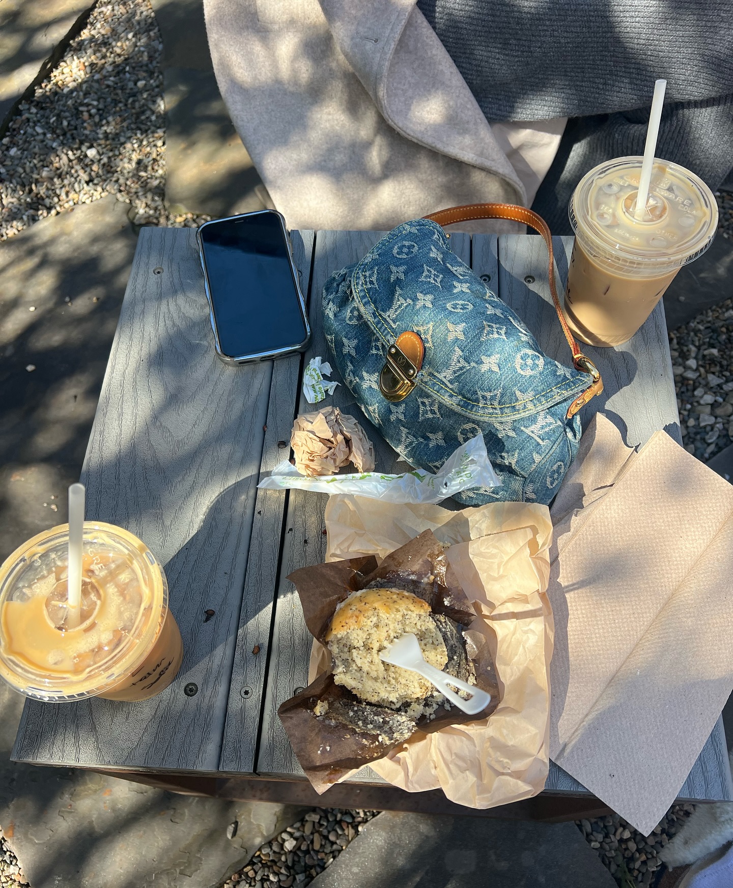 girls girls girls.🍸⚡️🫒

sometimes a wellness weekend means wine tasting w your bffs, I dont make the rules