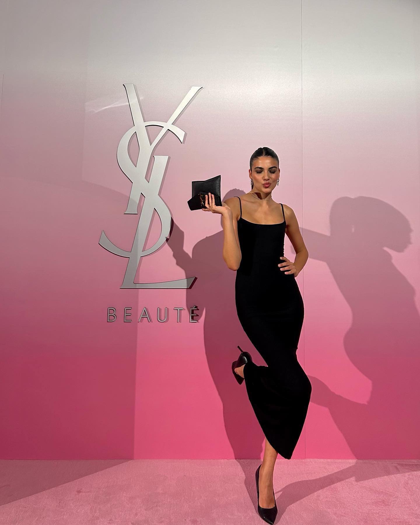 last night w/ @yslbeauty 🖤🎀