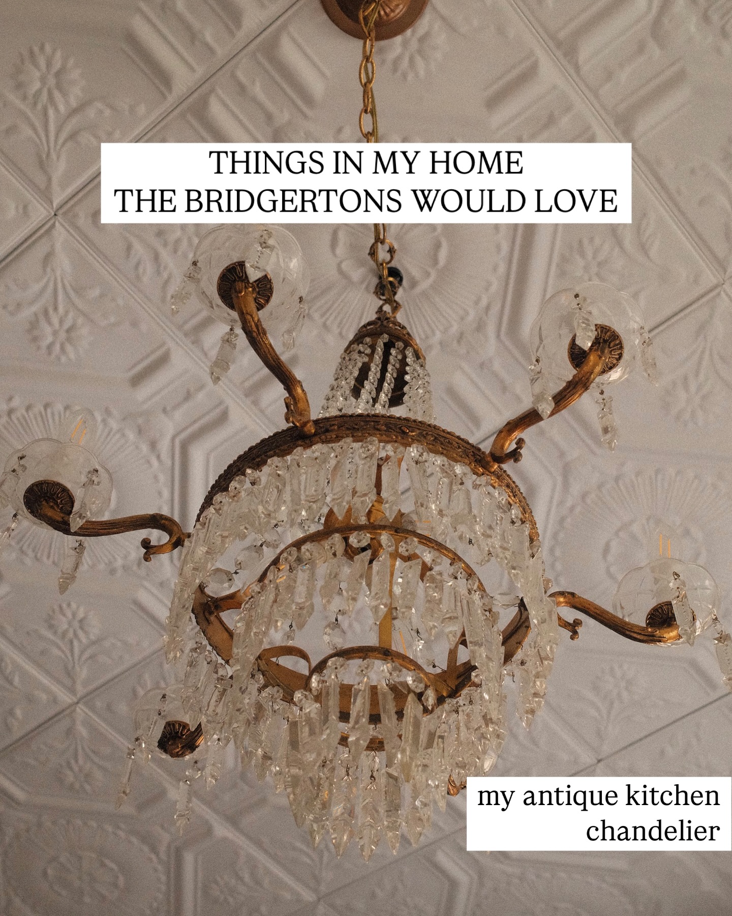 Which is your favorite Bridgerton style detail in my home?  And please can they come out with a new season?  My period piece romance movie loving self needs more yearning!!!! 
.
.
.
.
.
#romantichomes #bridgertonvibes #bridgerton #antiquehome #vintagestyle